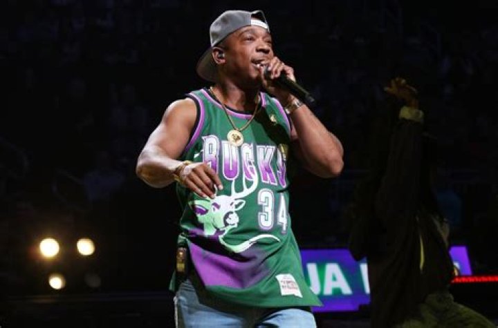 Ja Rule’s Milwaukee Bucks Halftime Show Met With Silence – Hollywood Life