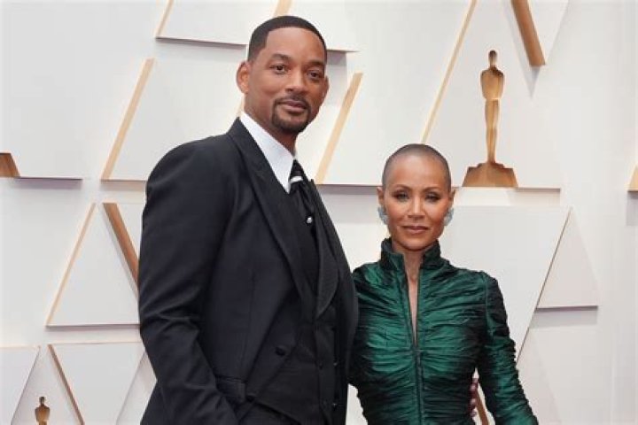 Jada Pinkett Smith Had A Threesome When She Was ‘Very Young’: Watch – Hollywood Life