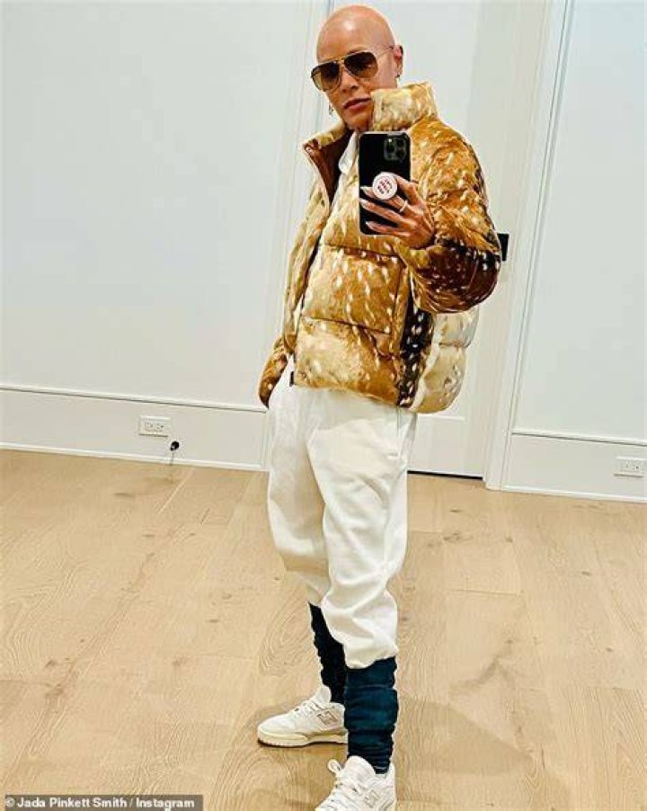 Jada Pinkett-Smith’s Mom Show Off Her Abs In Crop Top In New Selfie – Hollywood Life