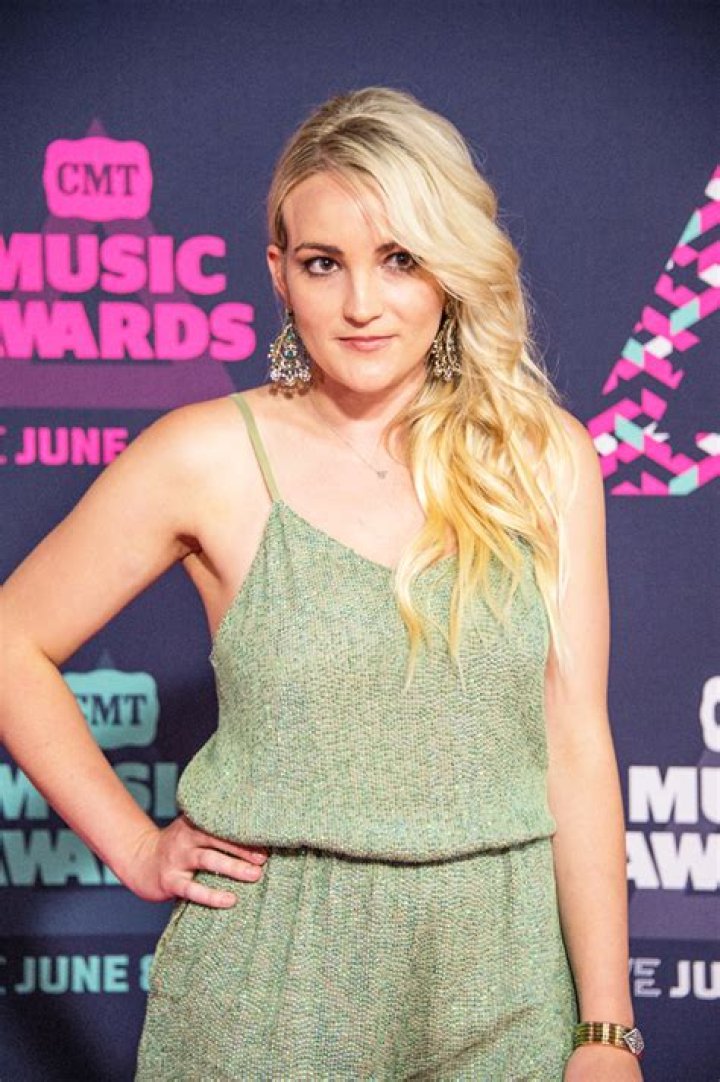 Jamie Lynn Spears & Dad Jamie Had Fight Over Her Pregnancy, Book Says – Hollywood Life