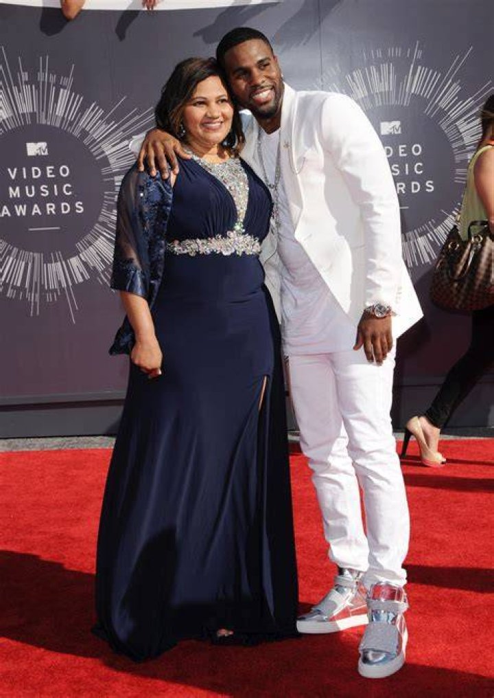 Jason Derulo’s Hot Performance Rocks The 2014 Billboard Awards