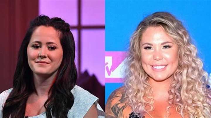 Jenelle Evans Disses Kailyn Lowry’s Revealing Photo – Hollywood Life