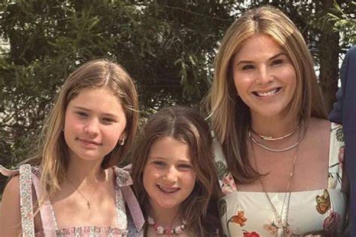 Jenna Bush Hager Brings Daughters Mila, 9, & Poppy, 7, To The White House For Elton John Concert