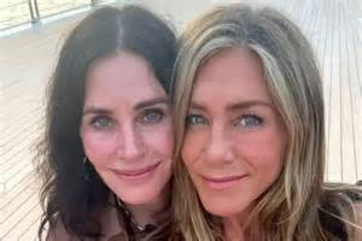 Jennifer Aniston, Courteney Cox & Matt LeBlanc Enjoy Mini ‘Friends’ Reunion Together — See Pic