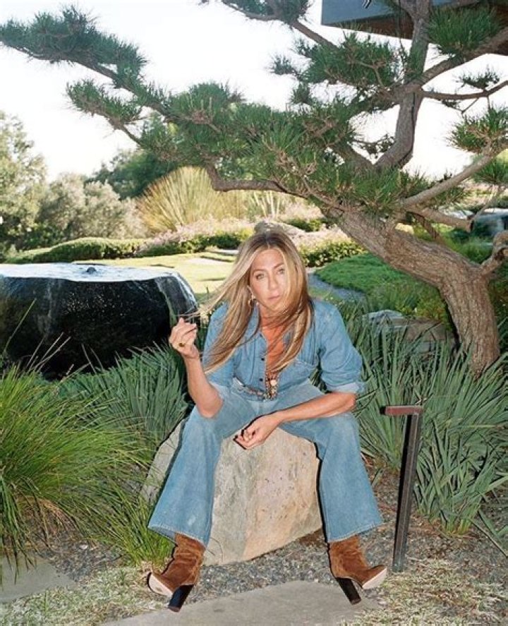 Jennifer Aniston Strikes A Pose