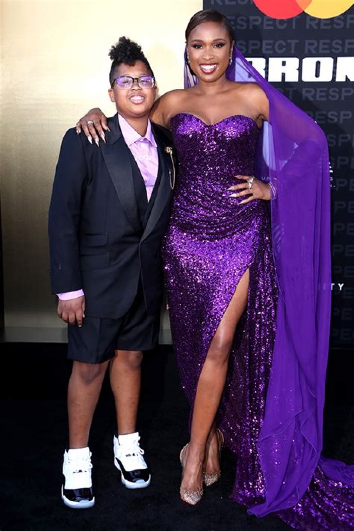 Jennifer Hudson’s Son David Looks Taller Than Her In New Family Photos – Hollywood Life