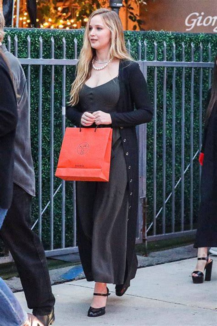 Jennifer Lawrence Rocks Maxi Dress For Dinner With Cooke Maroney 3 Months After Giving Birth
