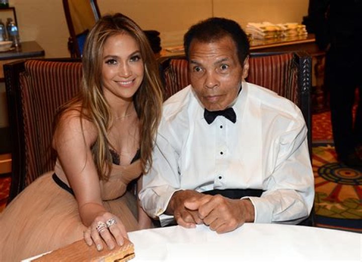 Jennifer Lopez Attends Muhammad Ali’s Celebrity Fight Night – Hollywood Life