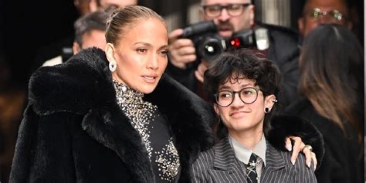 Jennifer Lopez, Emme Muniz