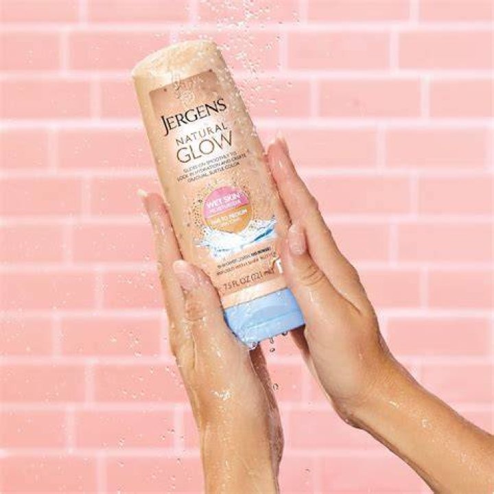 Jergens Natural Glow Wet Skin Moisturizer Fair/Medium, $8.49, drugstores