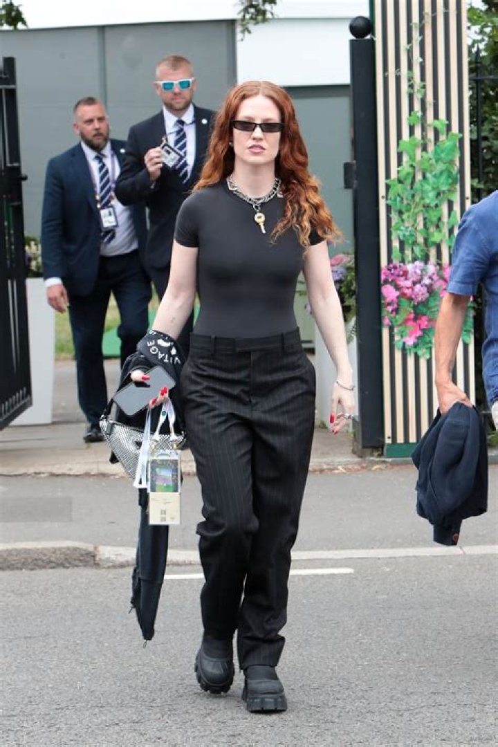 Jess Glynne Celebrity Profile – Hollywood Life