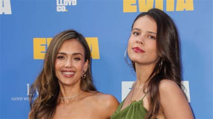 Jessica Alba, Honor Marie Warren
