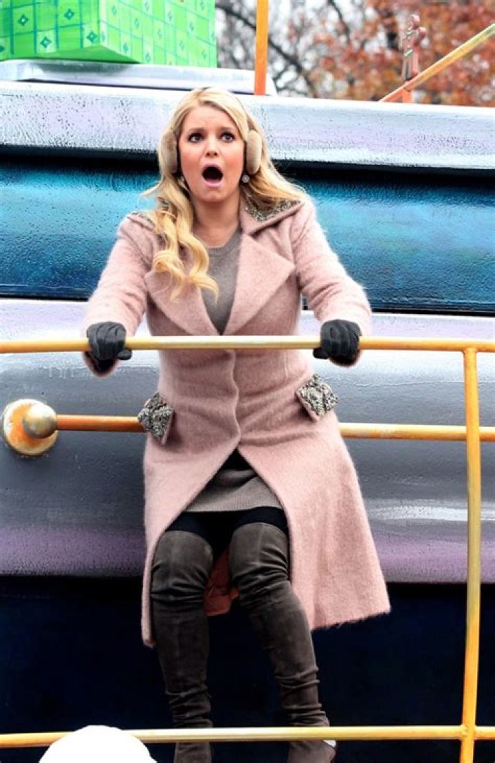 Jessica Simpson Nearly Slips