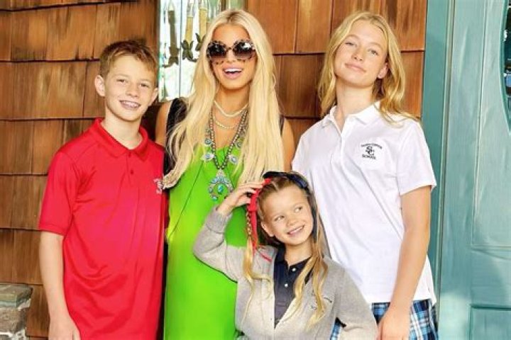Jessica Simpson Snuggles Look-Alike Kids Maxwell, 7, & Ace, 6, While Promoting New Book — Pic