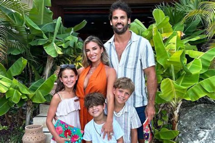 Jessie James Decker With Her Son