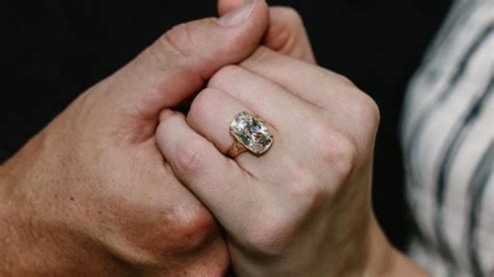 J.Lo&rsquo;s 1st Engagement Ring From Ojani Noa