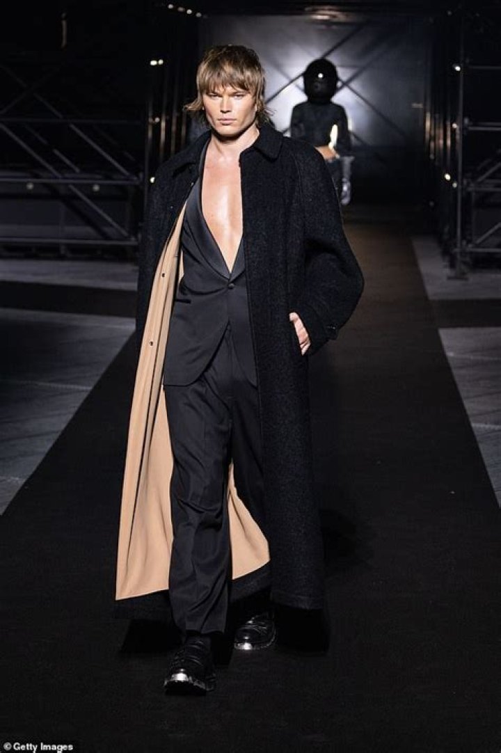 Joan Smalls on Boss runway