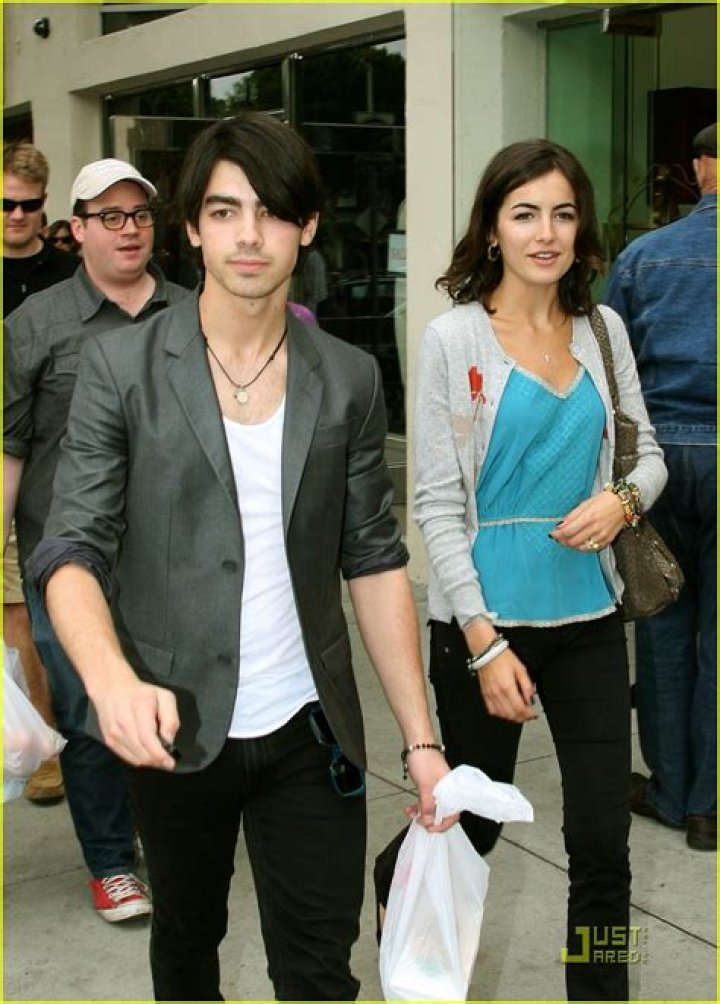 joe jonas camilla belle