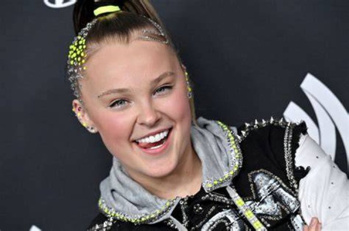 JoJo Siwa Celebrating &lsquo;JoJo Siwa Day&rsquo; at the Sugar Factory