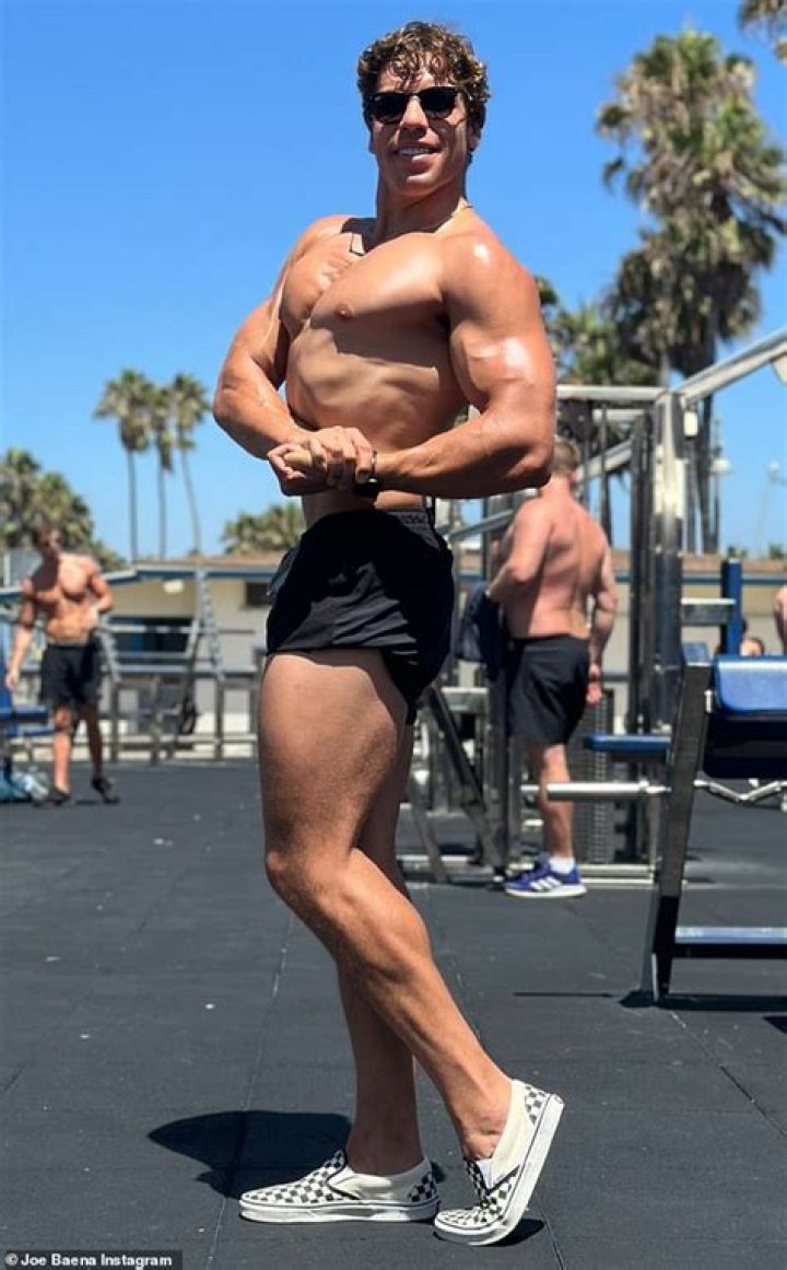 Joseph Baena, 22, Reveals Muscular Legs In Short Shorts At Gym With GF Nicky Dodaj