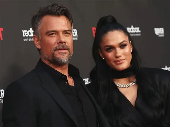 Josh Duhamel & Audra Mari as Anna Nicole & Hubby