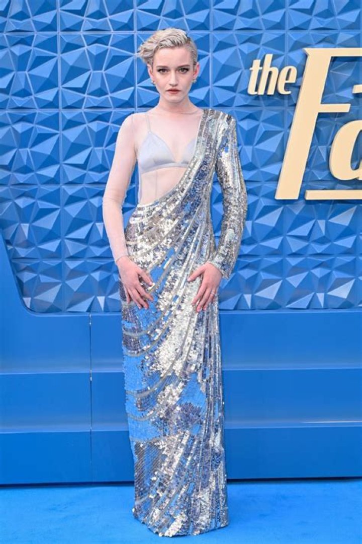 Julia Garner At The Kate Spade Show