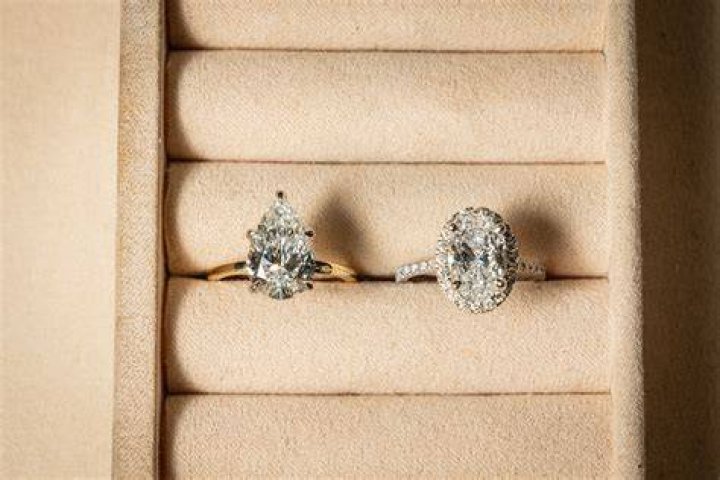 julia stiles engagement ring cost
