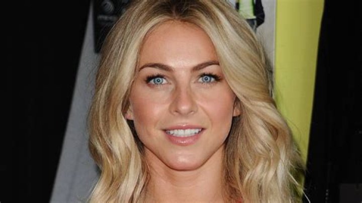 julianne hough bikini body
