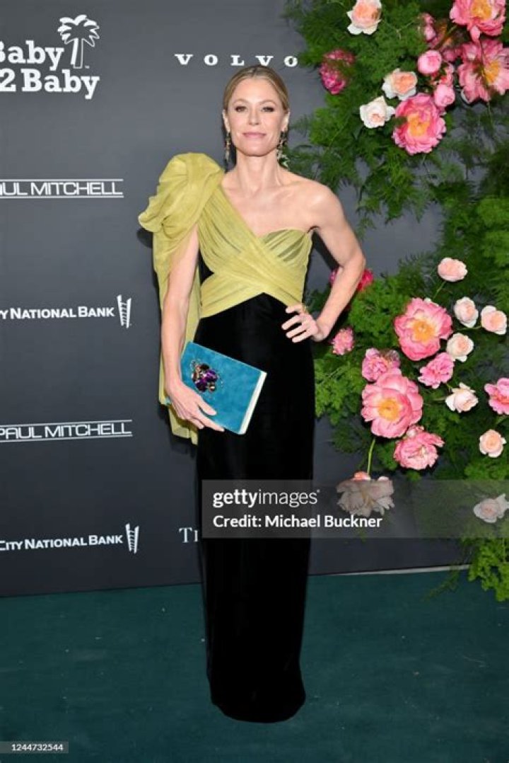 Julie Bowen Baby2Baby 10-Year Gala, Los Angeles, California, USA - 13 Nov 2021
