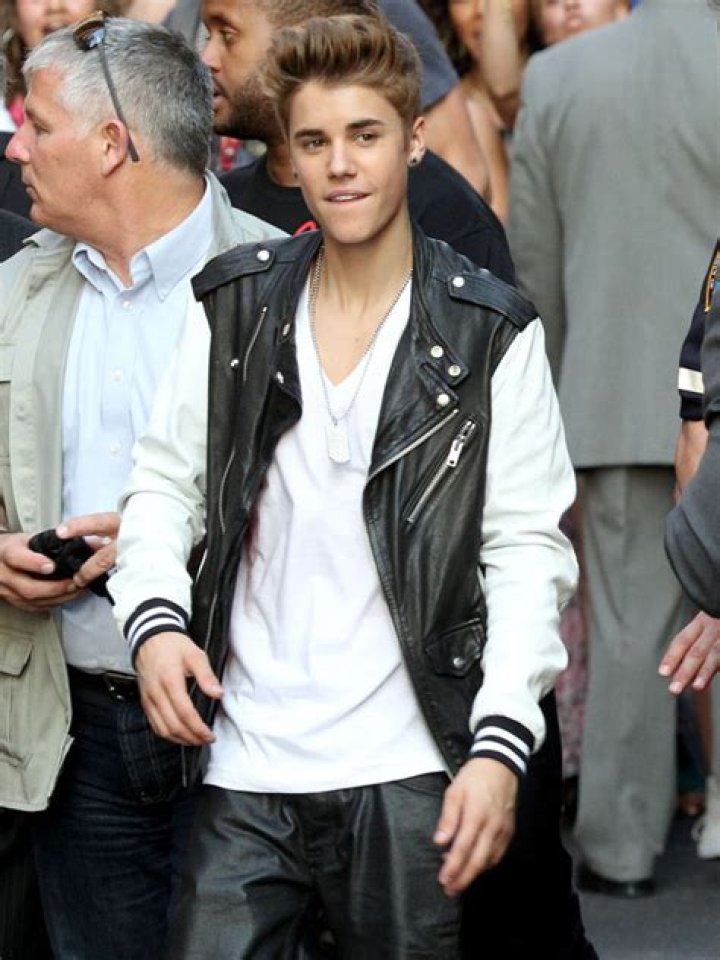 Justin Bieber Girflriend