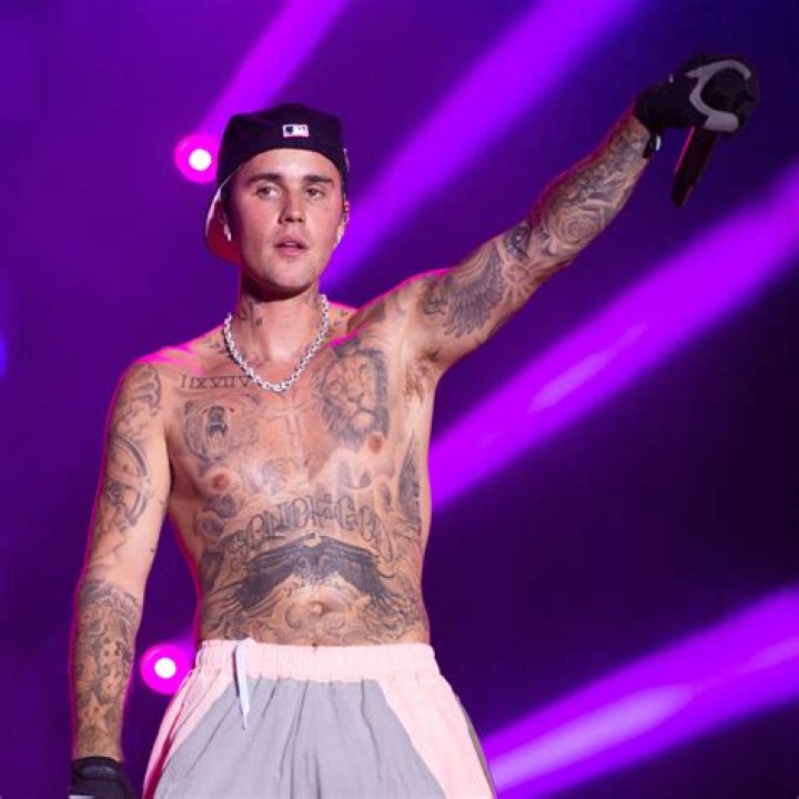 Justin Bieber IV Arm
