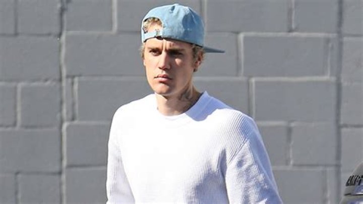Justin Bieber’s Hook Up With Danielle Knudson — His Newest Sexy Swimsuit Model – Hollywood Life