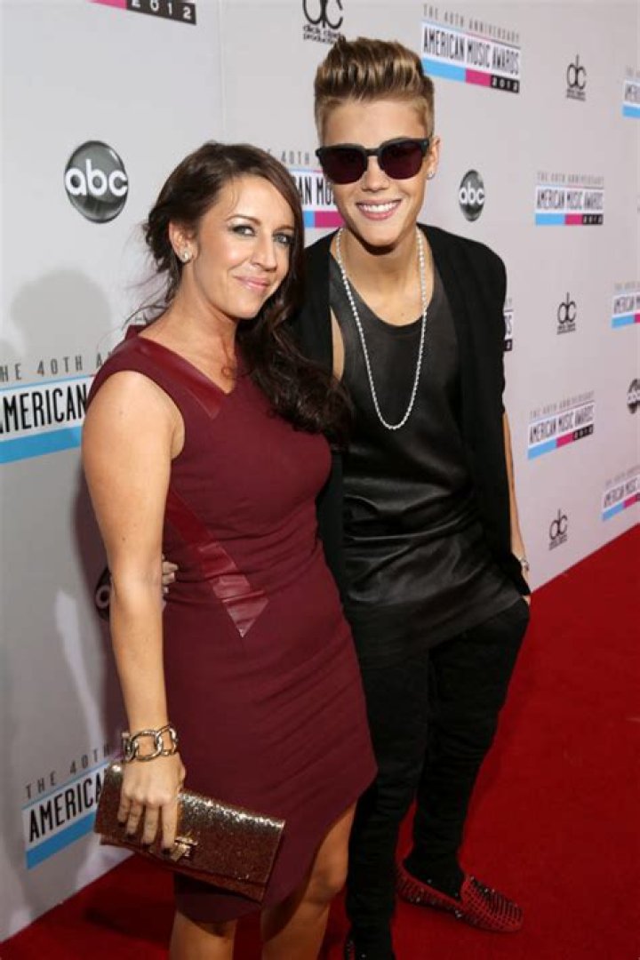 Justin Bieber Shockingly Admits He Has No Relationship With His Mom: It’s ‘Nonexisting’