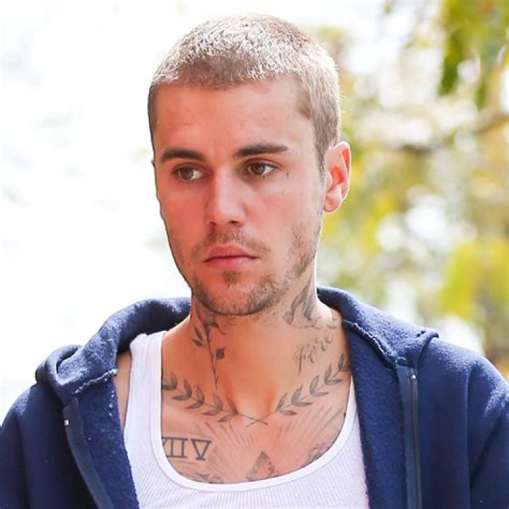 Justin Bieber Sucks On A Pacifier: Will It Help Him Quit Smoking? Expert Speaks