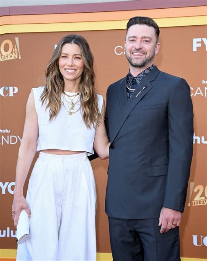 Justin Timberlake And Jessica Biel Pack On The PDA During A Beach Day In Sardinia Pictured: Justin Timberlake,Jessica Biel Ref: SPL5329160 280722 NON-EXCLUSIVE Picture by: Ciao Pix / SplashNews.com Splash News and Pictures USA: +1 310-525-5808 London: +44 (0)20 8126 1009 Berlin: +49 175 3764 166 World Rights, No France Rights, No Germany Rights, No Italy Rights, No Spain Rights, No Switzerland Rights