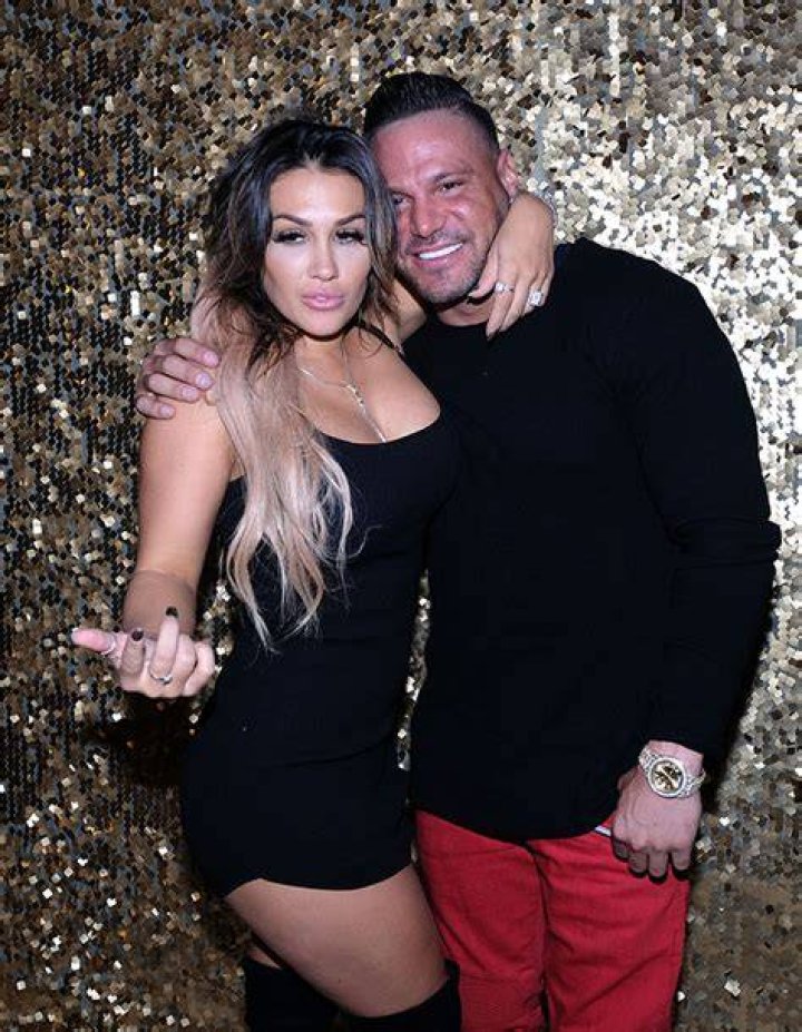 JWoww & Jen Harley Send Text Messages About Ronnie On ‘Jersey Shore’ – Hollywood Life