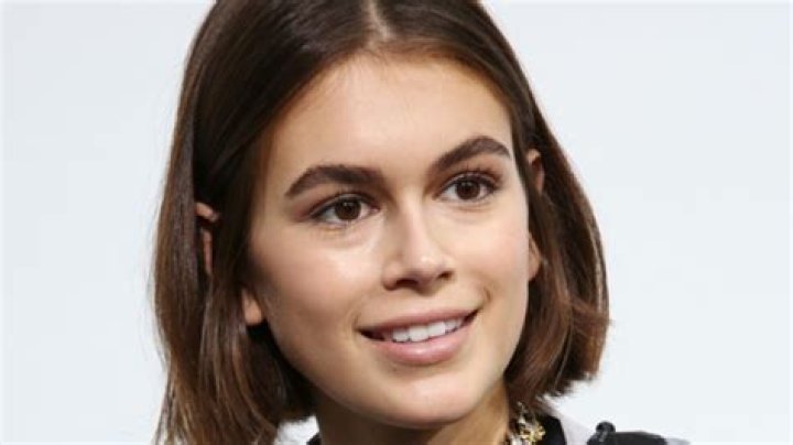 Kaia Gerber’s Short Bob Hair Makeover – Pics – Hollywood Life