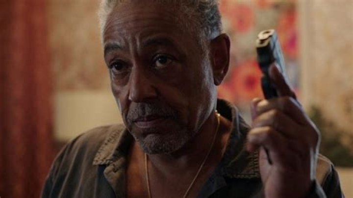 Kaleidoscope. Giancarlo Esposito as Leo Pap in episode &ldquo;Blue&rdquo; of Kaleidoscope. Cr. Courtesy of Netflix &copy; 2022