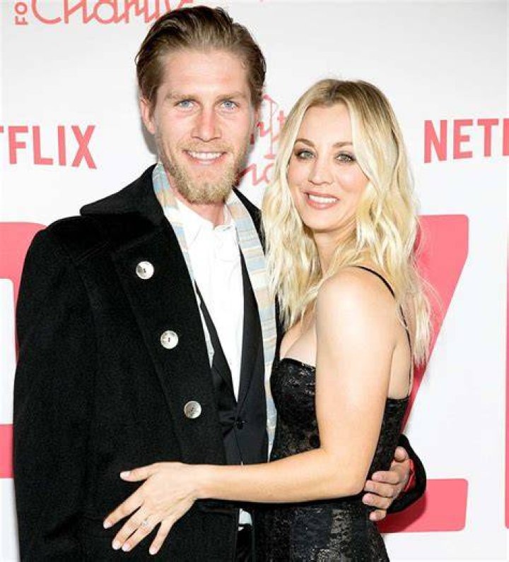 Kaley Cuoco & Karl Cook Finally Move In Together After 2 Years Of Marriage & Share Cute Selfie