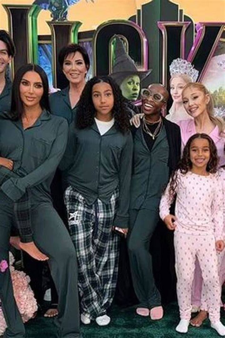 Kardashians Host 'Chelsea Lately'