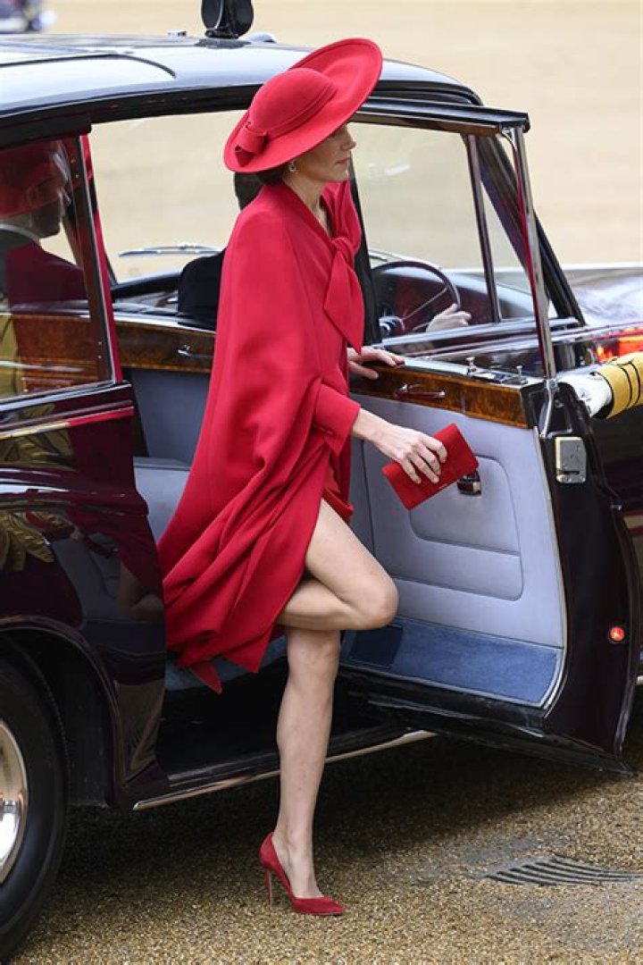 Kate Middleton Dazzles in Fiery Red Dress in London: Photos – Hollywood Life