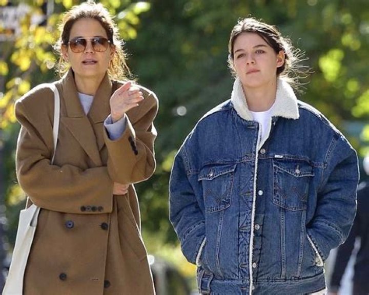 Katie Holmes Walk Arm-In-Arm With Emilio Vitolo Jr.