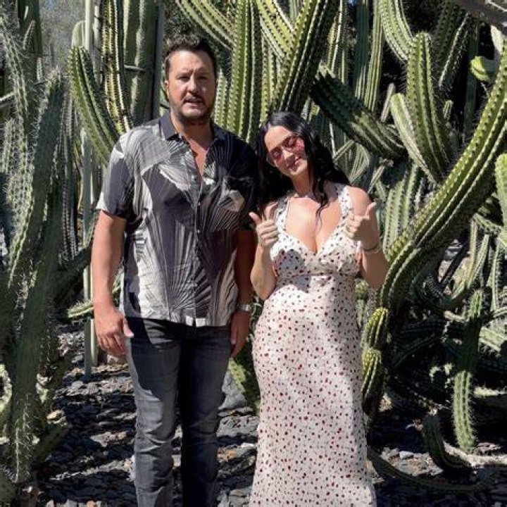 Katy Perry Covers Her Stomach
