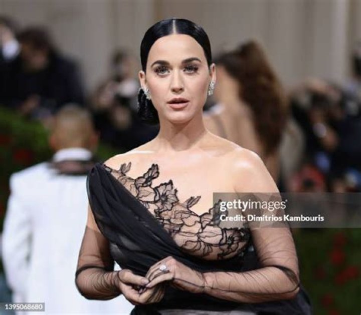 Katy Perry The Metropolitan Museum of Art's Costume Institute Benefit celebrating the opening of Heavenly Bodies: Fashion and the Catholic Imagination, Arrivals, New York, USA - 07 May 2018 WEARING ATELIER VERSACE