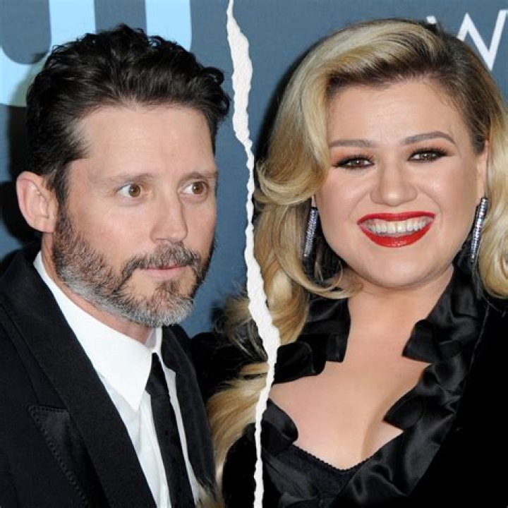 Kelly Clarkson Reportedly Asks Judge To Legally Restore Her Last Name Amid Brandon Blackstock Divorce