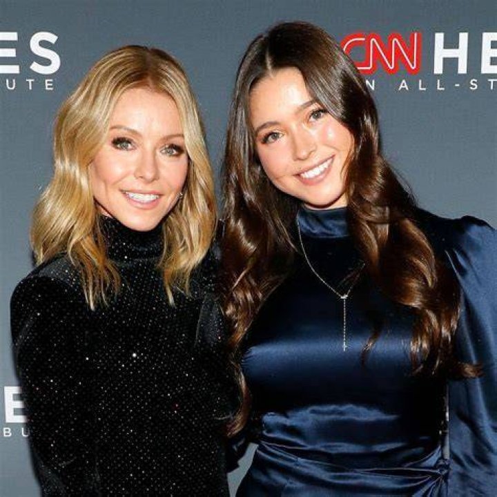 Kelly Ripa Reveals Her Daughter Lola Tried To ‘Heckle’ Her When She Attempted To Film A TikTok Dance Routine