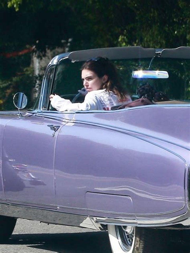 Kendall Jenner Driving Makeup Free In Photo With Friend Fai Khadra  – Hollywood Life