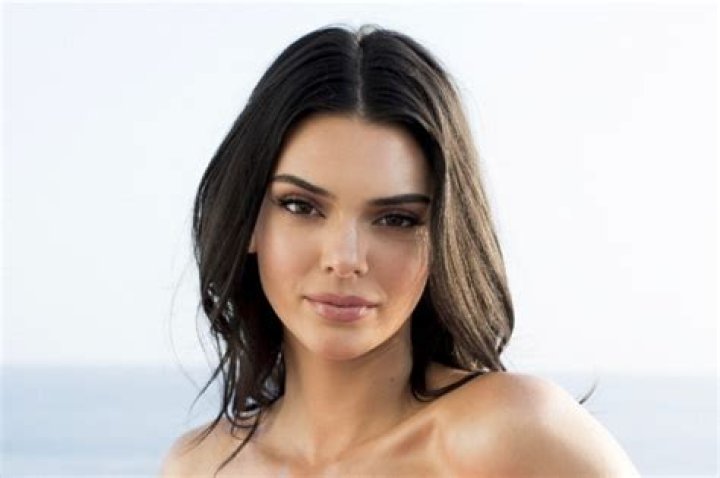 Kendall Jenner Fans Flip As CGI Digital Avatar Of Model Poses In New Burberry Campaign — Watch