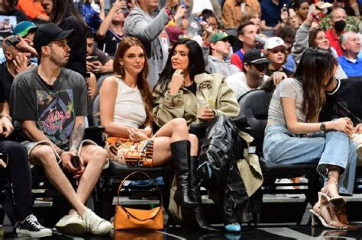 Kendall Kylie Jenner Game