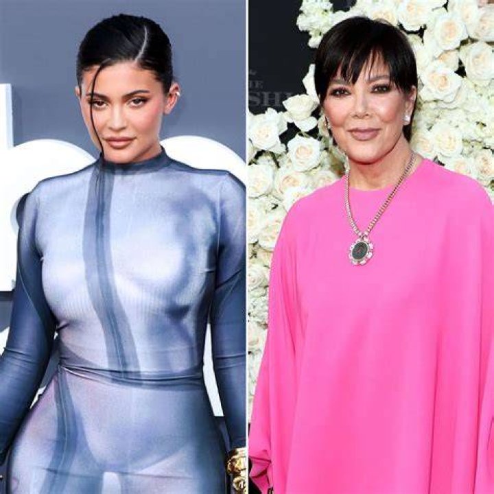 Kendall & Kylie Jenner Twin In Pastels For Easter In Palm Springs – Hollywood Life